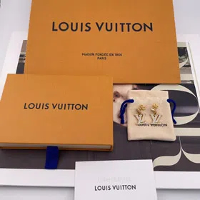 Louis Vuitton LV square diamond pendant full diamond letter earrings-3673  